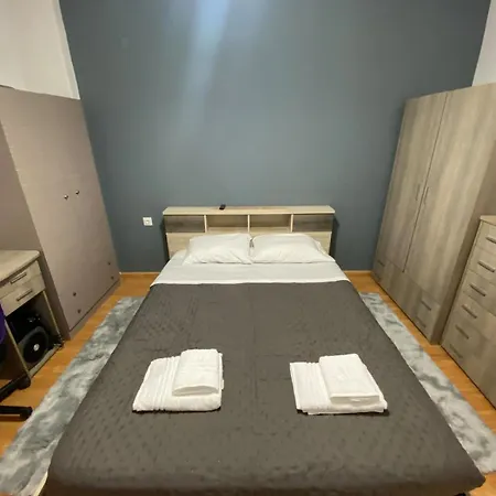 In The Center Of Apartman